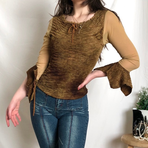 SOLD | Renaissance inspired top made in France - Picture 2 of 4